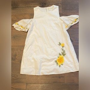 White Dress w/ Yellow Appliqué Flowers